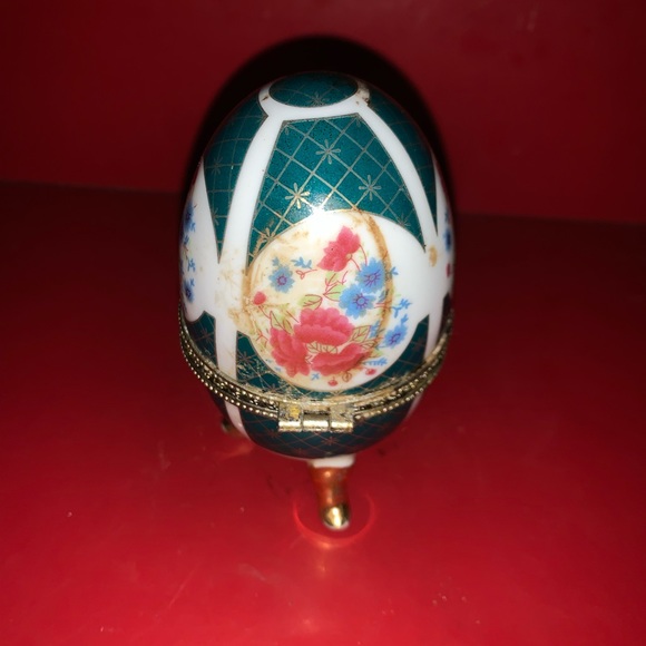 Beautiful Victorian Egg Box - Picture 2 of 6